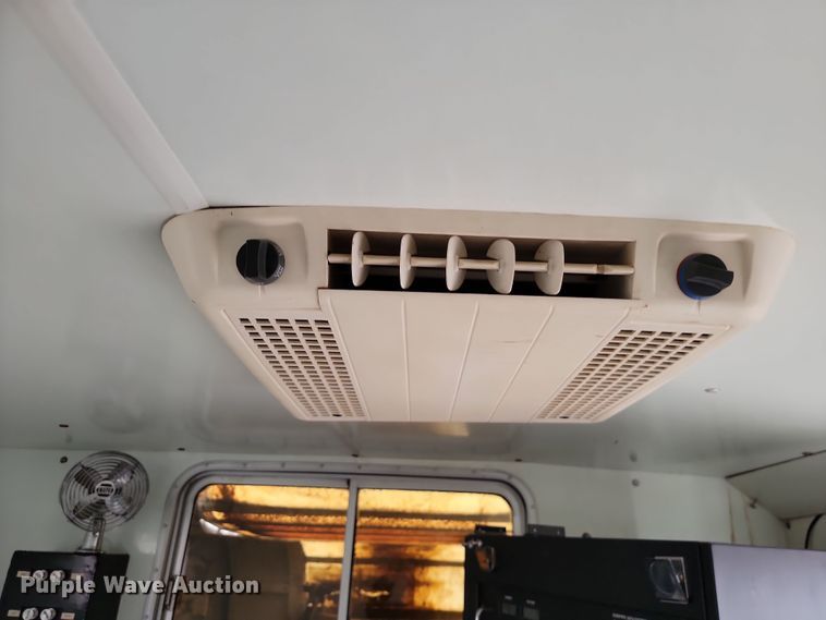 image for item LD9049 2004 Freightliner M106  pulling truck