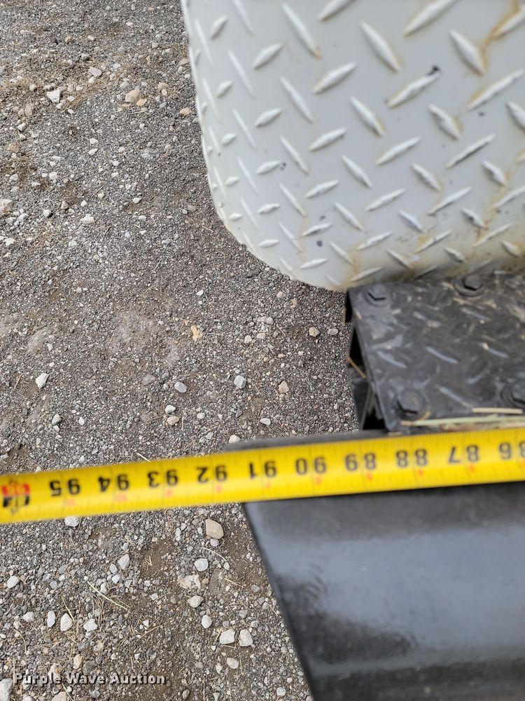 image for item LD9049 2004 Freightliner M106  pulling truck