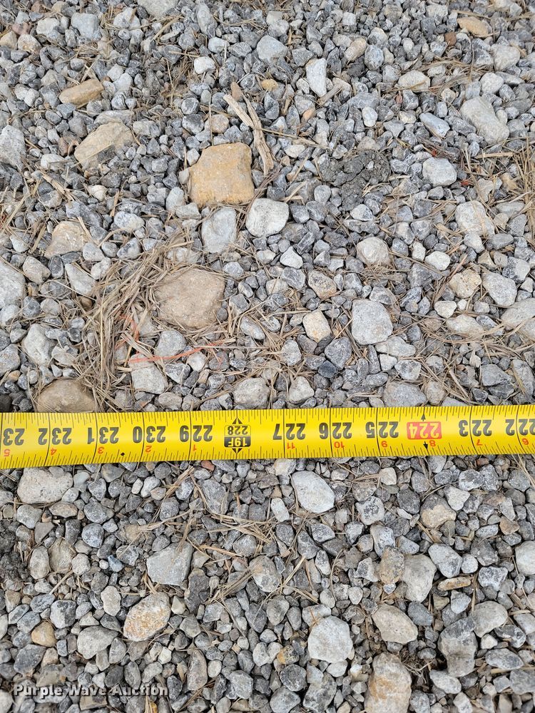 image for item LD9049 2004 Freightliner M106  pulling truck