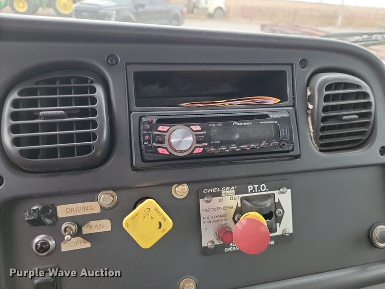 image for item LD9049 2004 Freightliner M106  pulling truck