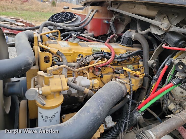 image for item LD9049 2004 Freightliner M106  pulling truck