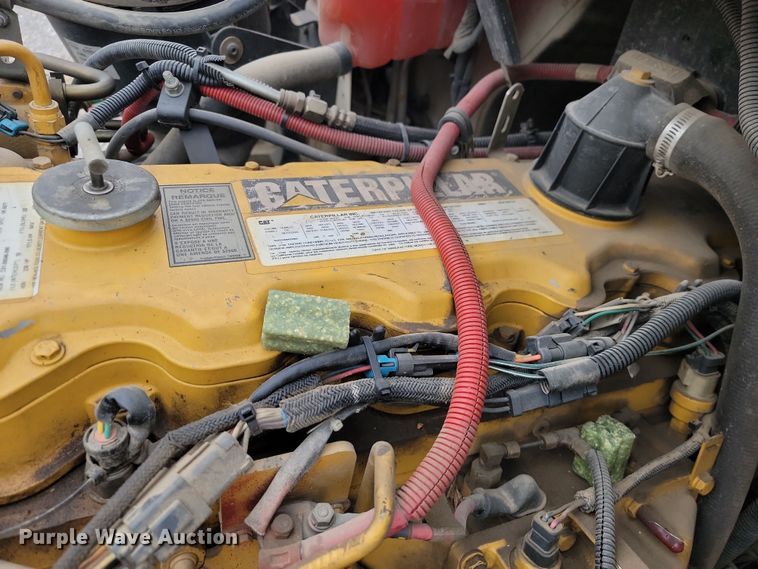 image for item LD9049 2004 Freightliner M106  pulling truck