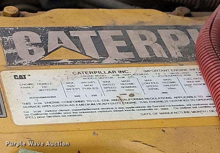 image for item LD9049 2004 Freightliner M106  pulling truck