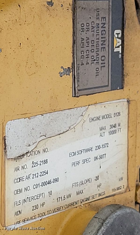 image for item LD9049 2004 Freightliner M106  pulling truck