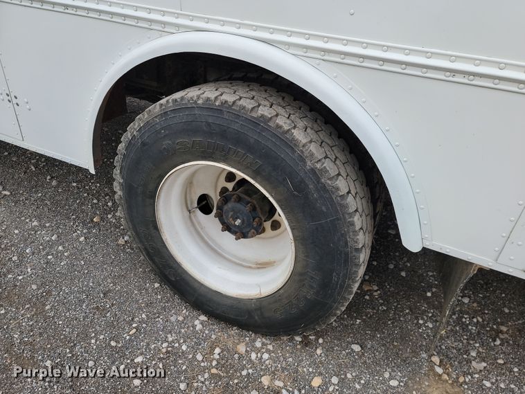 image for item LD9049 2004 Freightliner M106  pulling truck