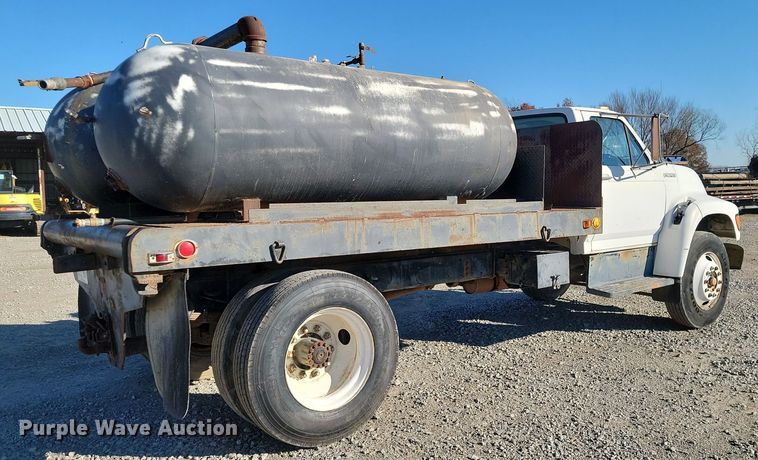 image for item LD9053 1998 Ford F700  flatbed truck