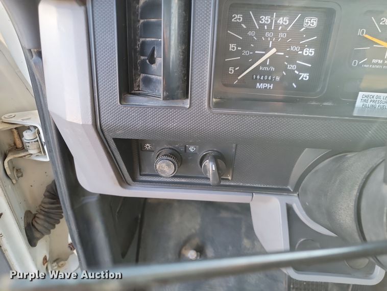 image for item LD9053 1998 Ford F700  flatbed truck