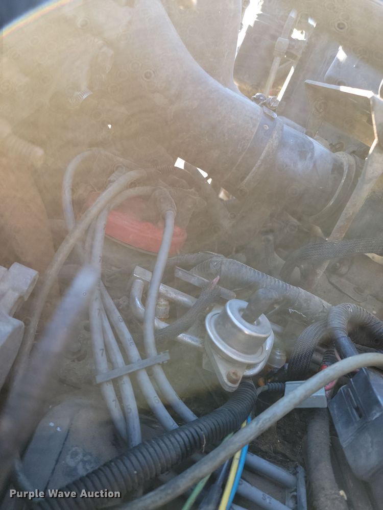 image for item LD9053 1998 Ford F700  flatbed truck