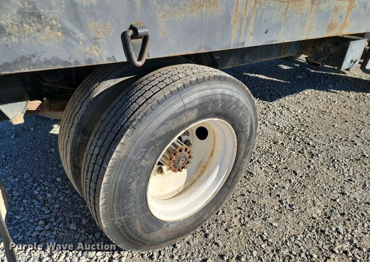 image for item LD9053 1998 Ford F700  flatbed truck