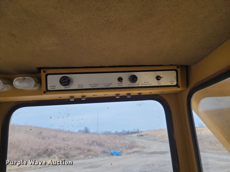 image for item LD9067 1980 Caterpillar D8K  dozer