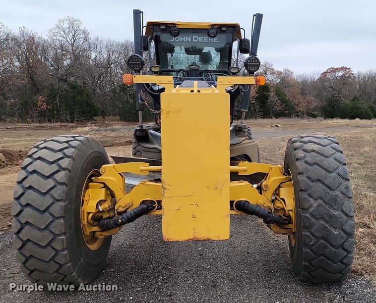 image for item LD9068 2004 John Deere 772D  motor grader