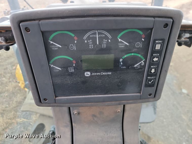 image for item LD9068 2004 John Deere 772D  motor grader