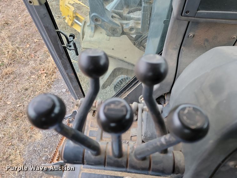 image for item LD9068 2004 John Deere 772D  motor grader