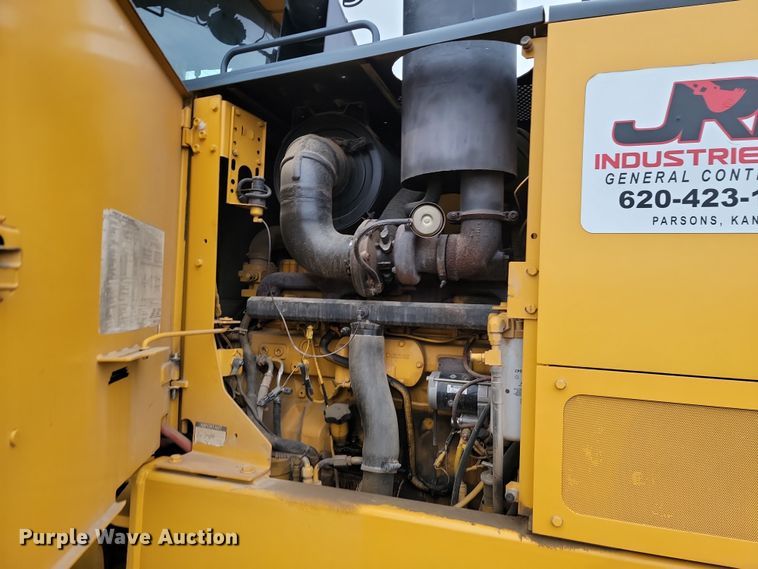 image for item LD9068 2004 John Deere 772D  motor grader