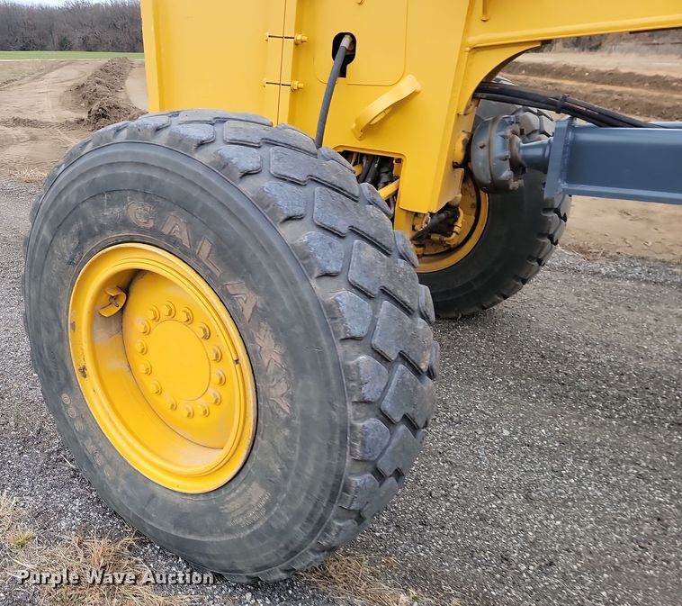 image for item LD9068 2004 John Deere 772D  motor grader