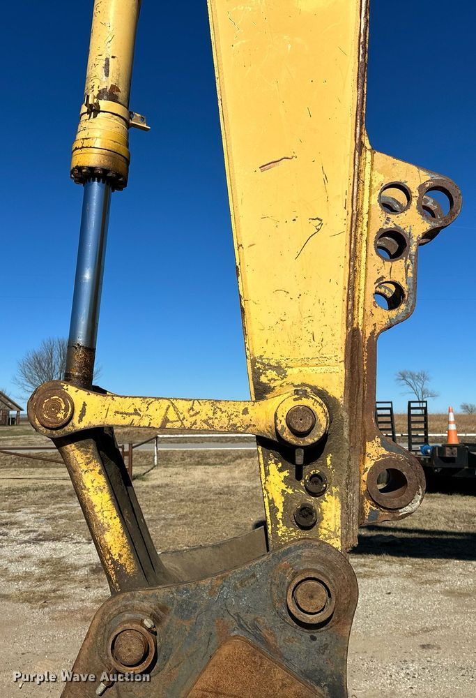 image for item LD9073 2007 Komatsu PC200LC-8  excavator