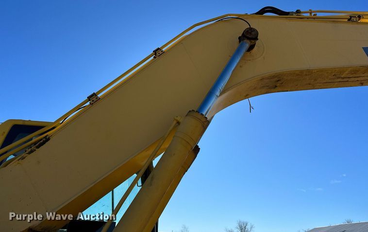 image for item LD9073 2007 Komatsu PC200LC-8  excavator