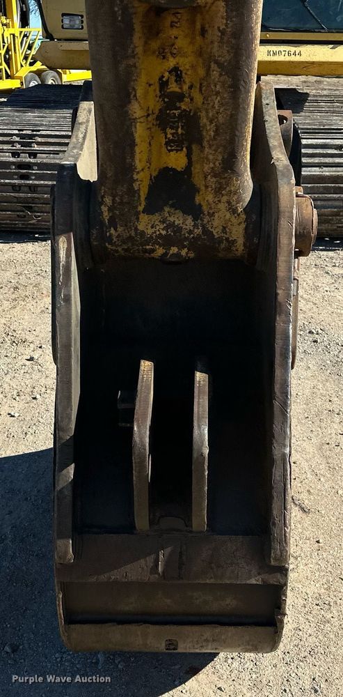 image for item LD9073 2007 Komatsu PC200LC-8  excavator