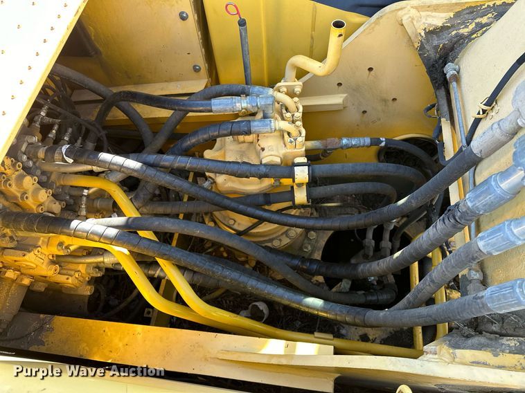 image for item LD9073 2007 Komatsu PC200LC-8  excavator