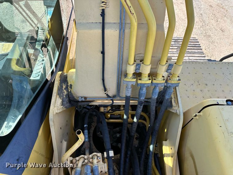 image for item LD9073 2007 Komatsu PC200LC-8  excavator