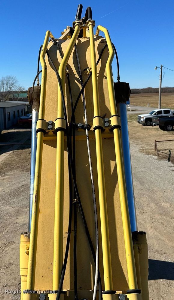 image for item LD9073 2007 Komatsu PC200LC-8  excavator