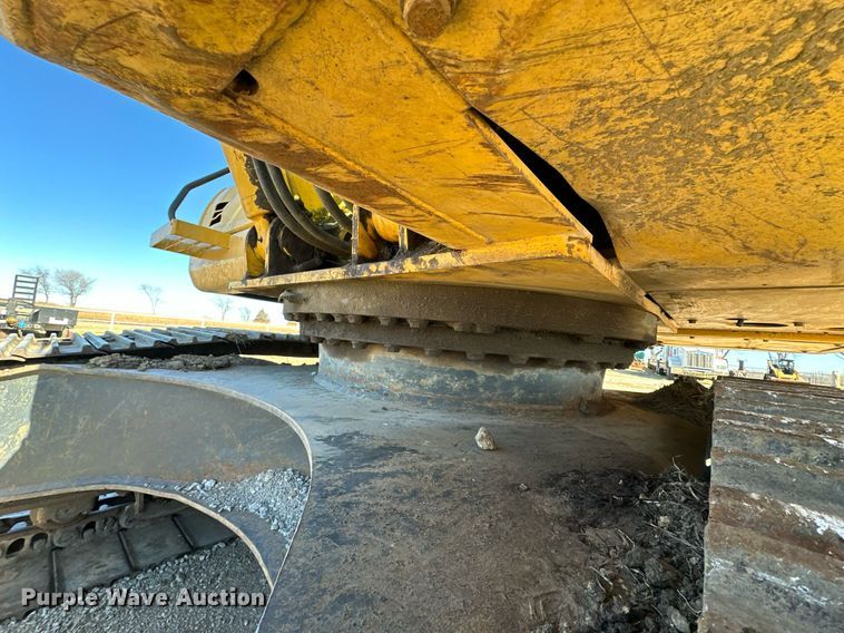 image for item LD9073 2007 Komatsu PC200LC-8  excavator