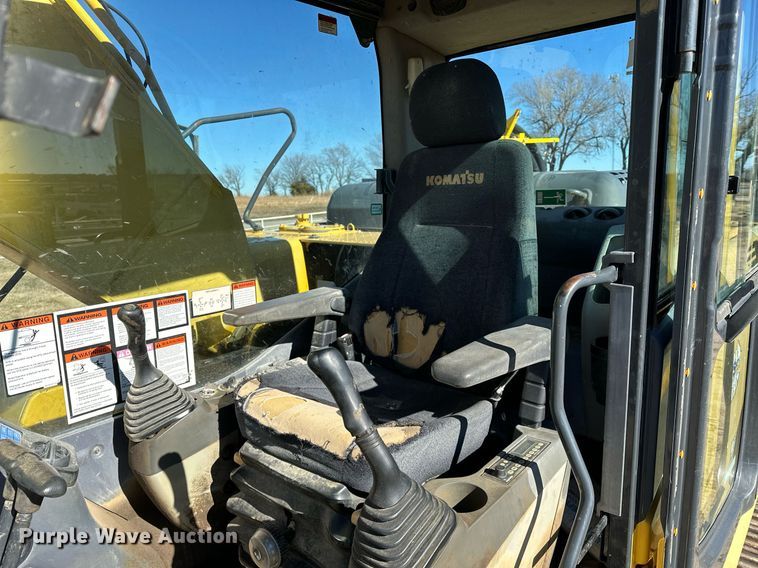 image for item LD9073 2007 Komatsu PC200LC-8  excavator