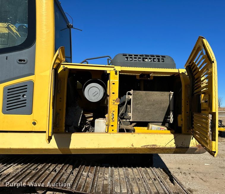 image for item LD9073 2007 Komatsu PC200LC-8  excavator