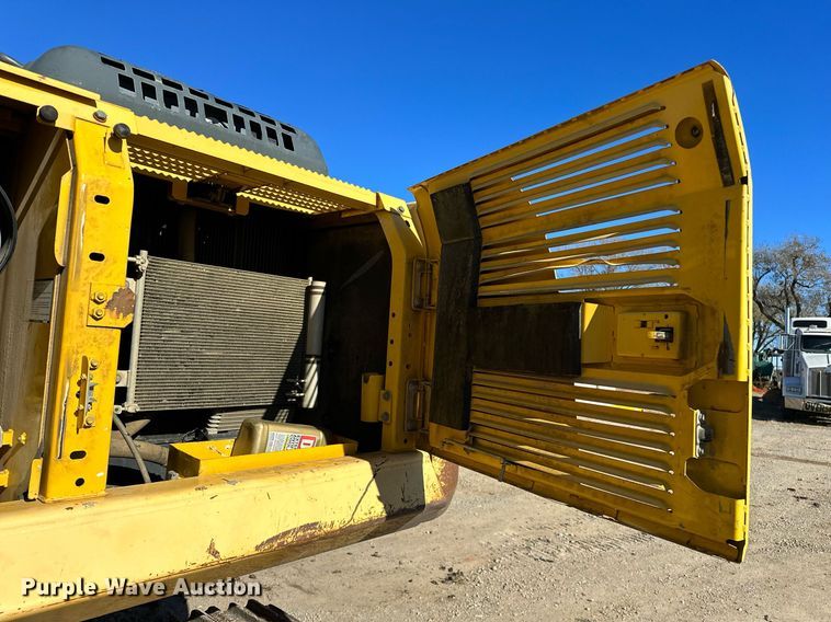 image for item LD9073 2007 Komatsu PC200LC-8  excavator