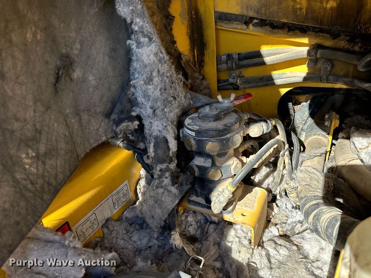 image for item LD9073 2007 Komatsu PC200LC-8  excavator