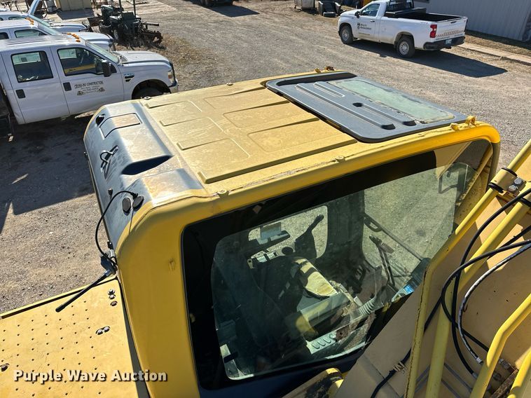 image for item LD9073 2007 Komatsu PC200LC-8  excavator