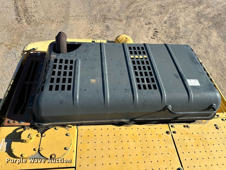 image for item LD9073 2007 Komatsu PC200LC-8  excavator