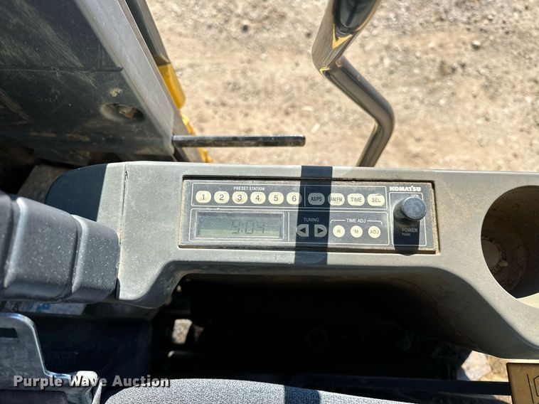 image for item LD9073 2007 Komatsu PC200LC-8  excavator