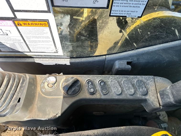 image for item LD9073 2007 Komatsu PC200LC-8  excavator