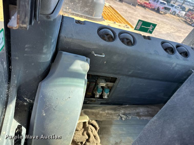 image for item LD9073 2007 Komatsu PC200LC-8  excavator