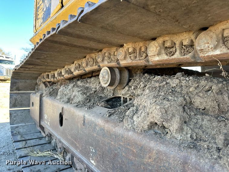 image for item LD9073 2007 Komatsu PC200LC-8  excavator