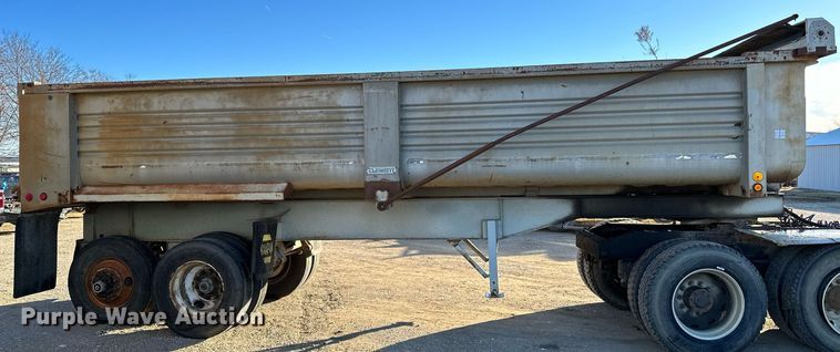 image for item LD9076 1994 Clement ES2S2625  end dump trailer