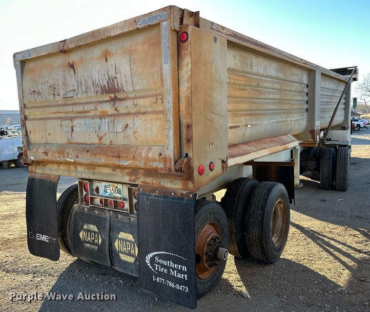 image for item LD9076 1994 Clement ES2S2625  end dump trailer