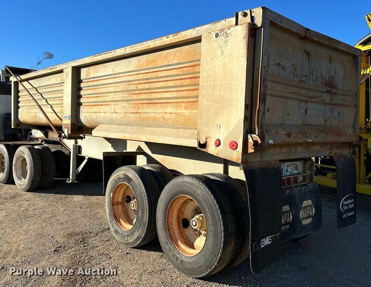 image for item LD9076 1994 Clement ES2S2625  end dump trailer