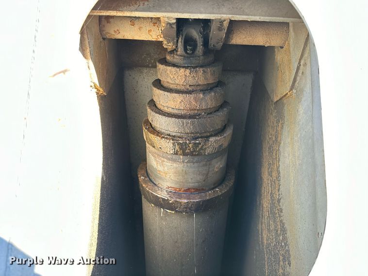 image for item LD9076 1994 Clement ES2S2625  end dump trailer