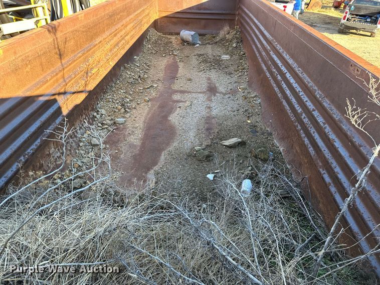 image for item LD9076 1994 Clement ES2S2625  end dump trailer