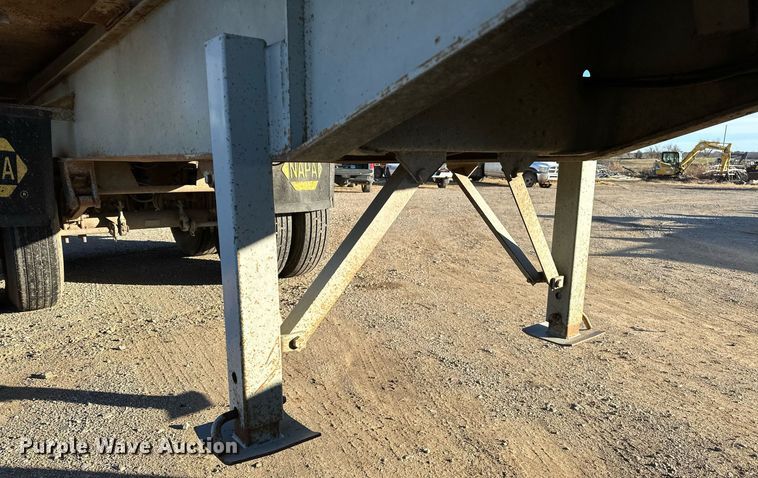 image for item LD9076 1994 Clement ES2S2625  end dump trailer