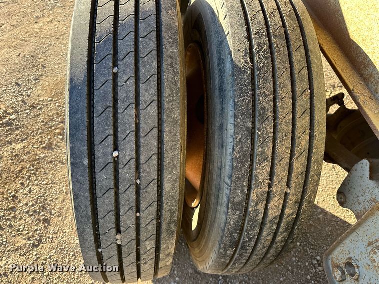 image for item LD9076 1994 Clement ES2S2625  end dump trailer