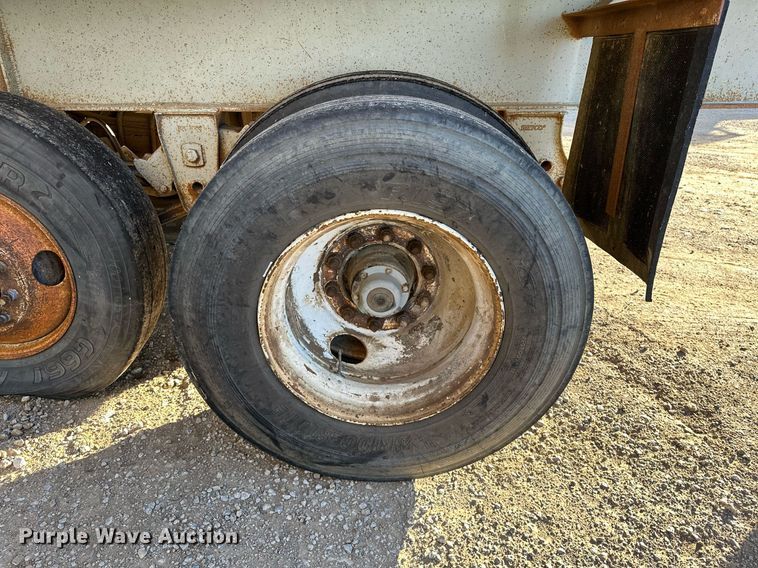 image for item LD9076 1994 Clement ES2S2625  end dump trailer