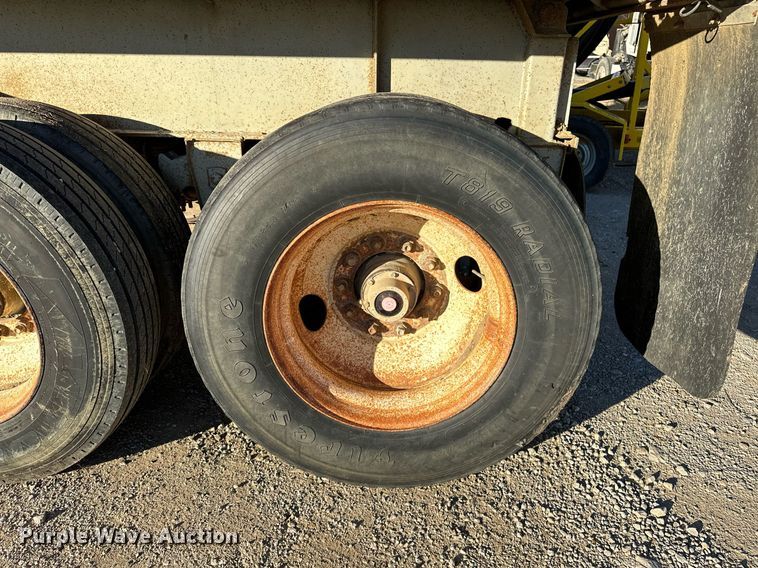 image for item LD9076 1994 Clement ES2S2625  end dump trailer