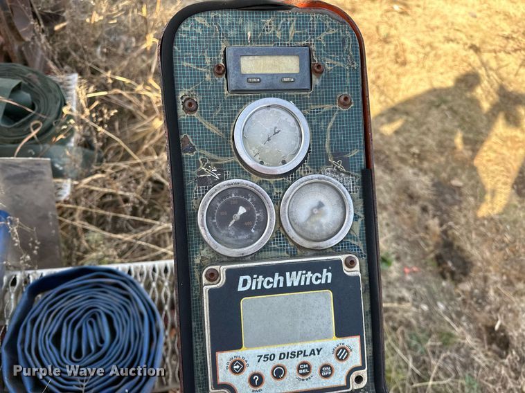 image for item LD9077 1999 Ditch Witch JT4020  directional boring unit