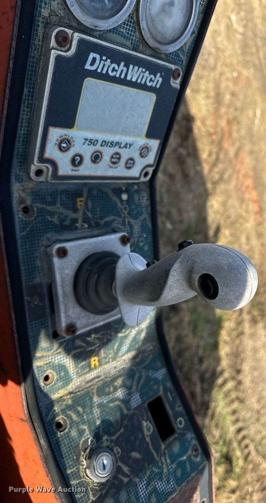 image for item LD9077 1999 Ditch Witch JT4020  directional boring unit