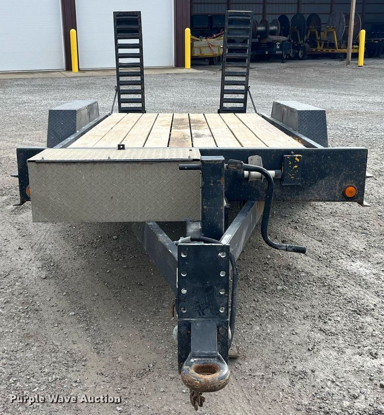 image for item LD9850 2000 Redihaul Y1017348  equipment trailer