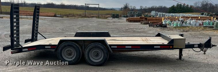 image for item LD9850 2000 Redihaul Y1017348  equipment trailer