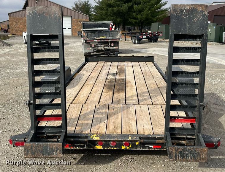 image for item LD9850 2000 Redihaul Y1017348  equipment trailer